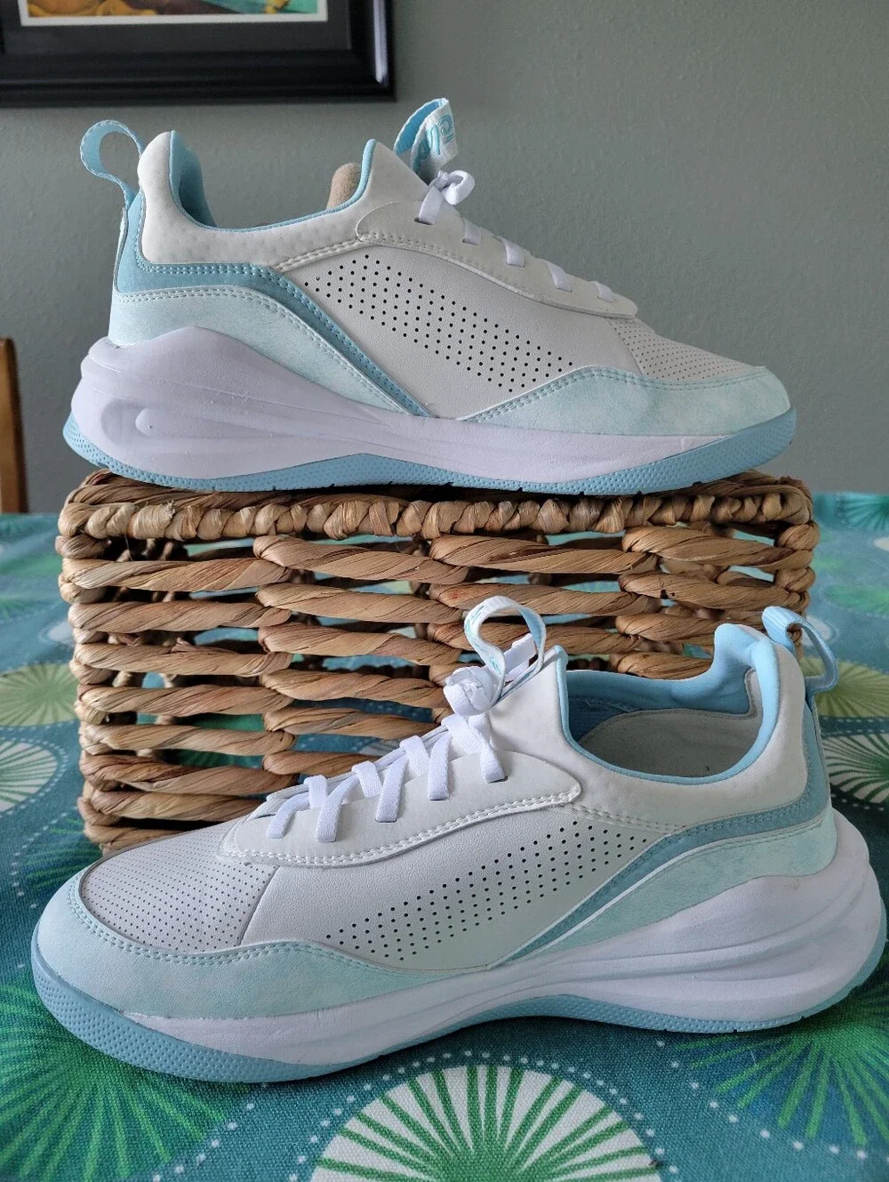 Clove Clove Women's Strada White /Brushed Aqua Athletic Lace up Shoe Size 8.5